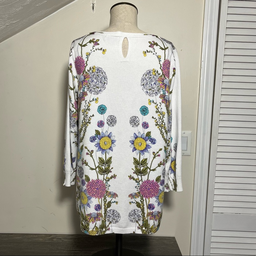 NWOT Joseph A. Floral Long Sleeve Lightweight Sweater, Size L - Picture 3 of 11